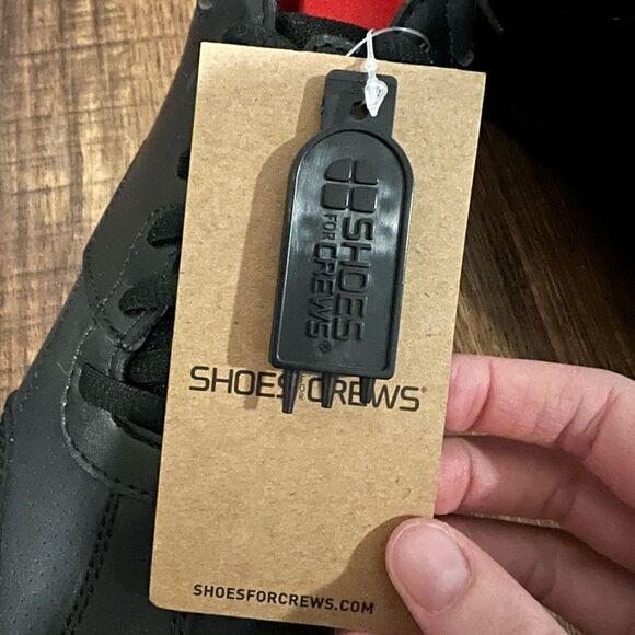 BNWT women’s shoes for crews, black slip resistant sneakers - Picture 6 of 9